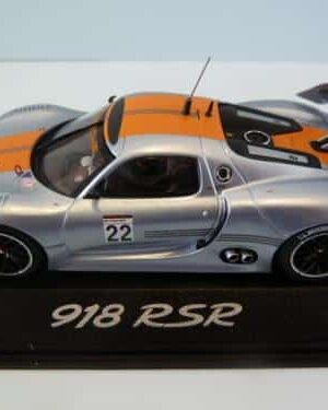 Porsche-Design-Drivers-Selection-918-RSR