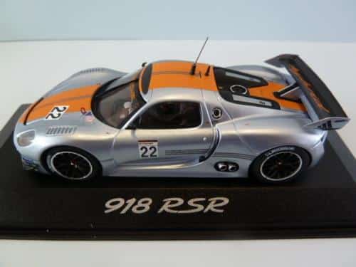 Porsche-Design-Drivers-Selection-918-RSR